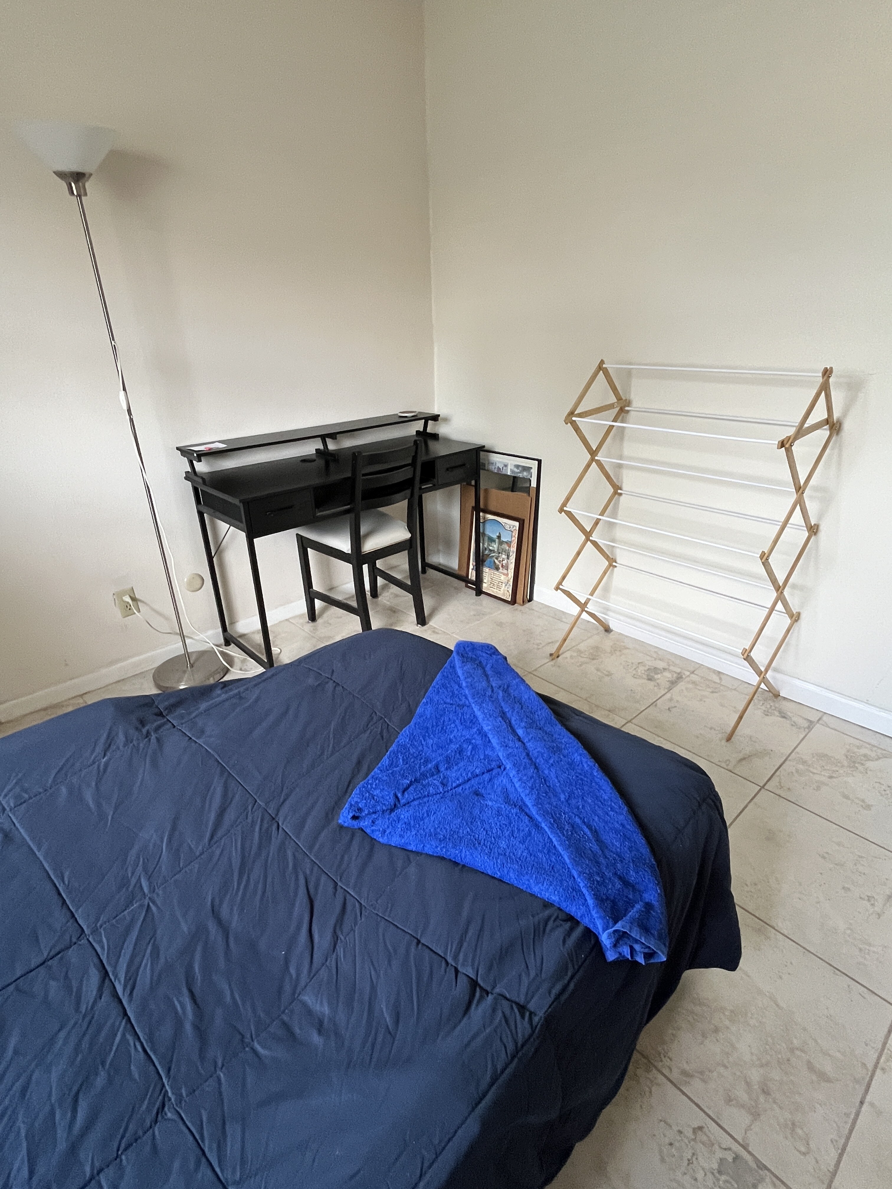 listing photo 2/3